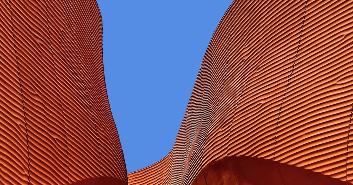 الزجاج الإنشائي في العمارة الحديثة