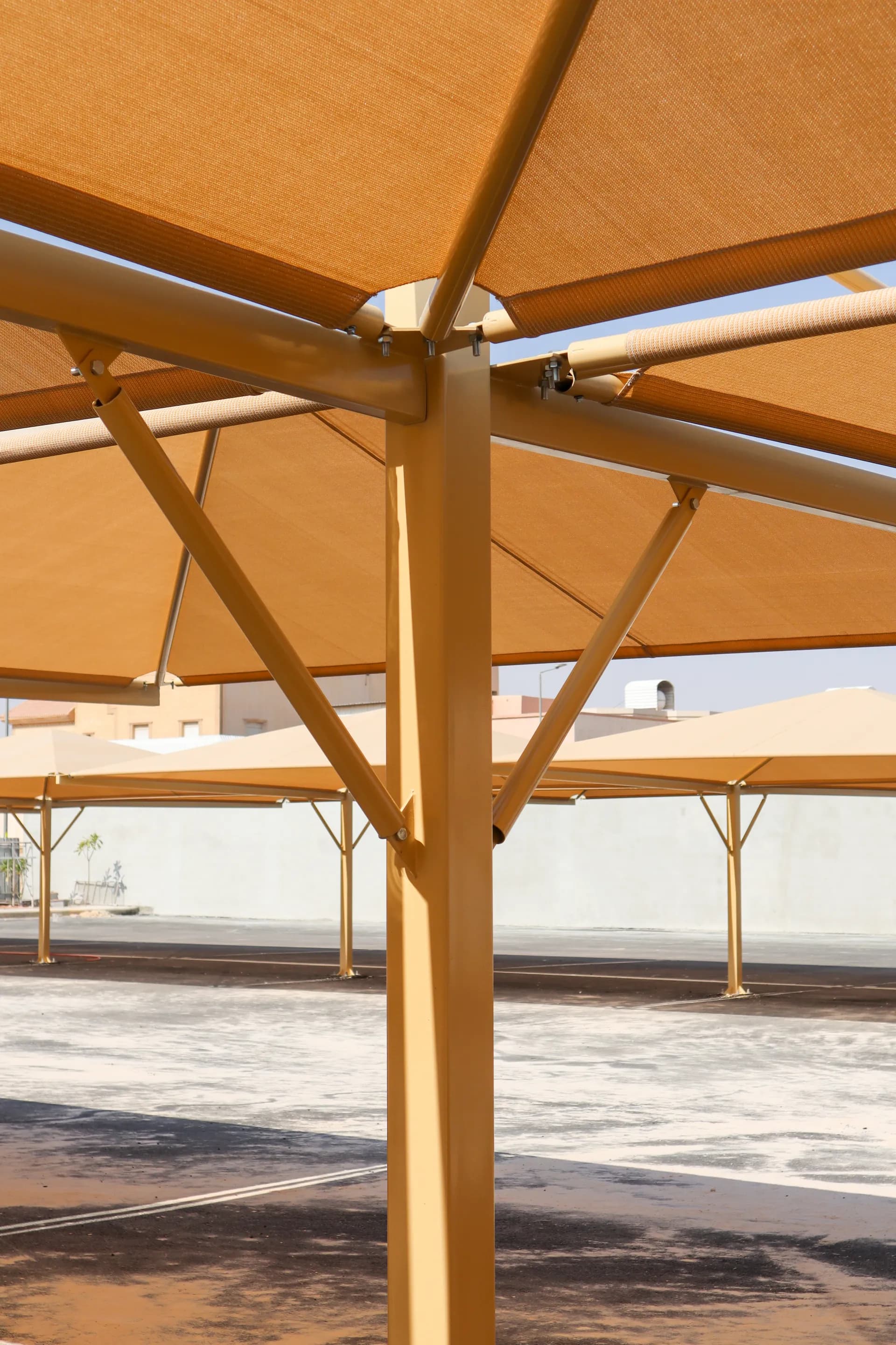 المظلات والبرجولا